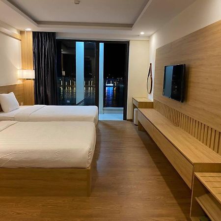 Luxe Hotel Ðồng Hới Buitenkant foto