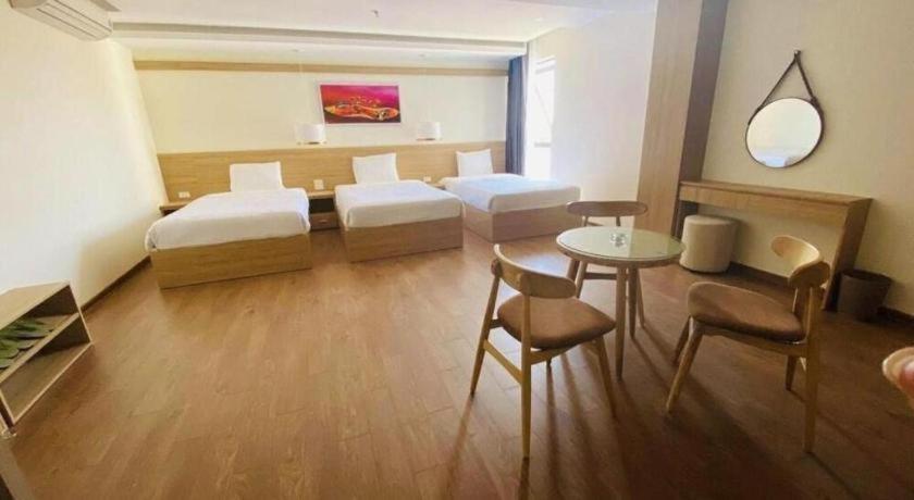 Luxe Hotel Ðồng Hới Buitenkant foto