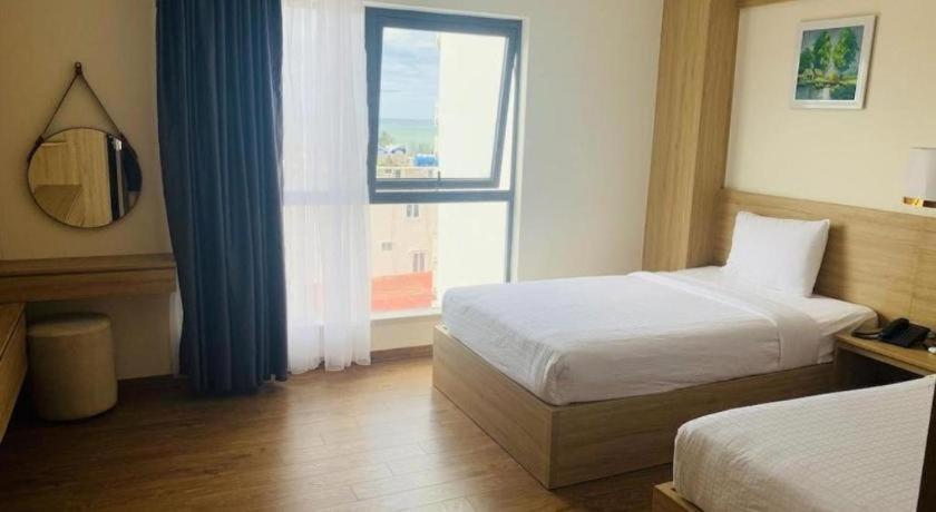 Luxe Hotel Ðồng Hới Buitenkant foto