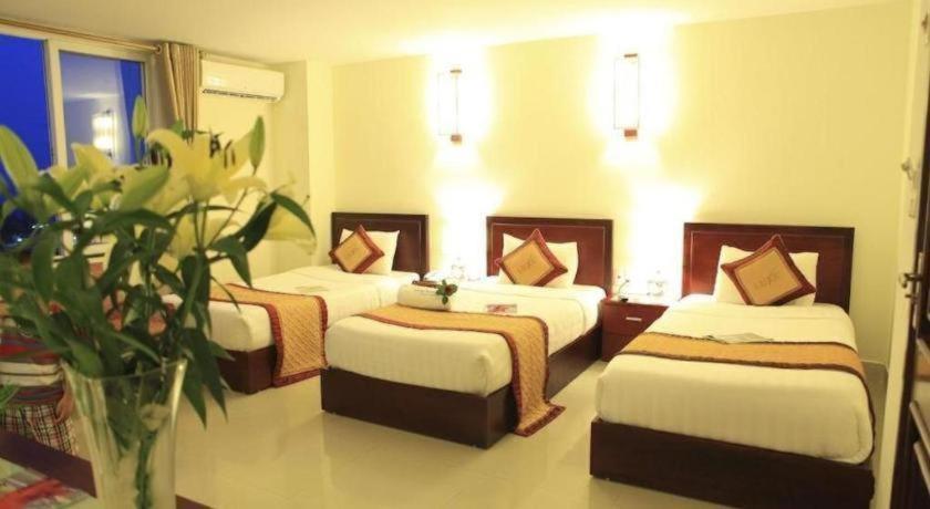 Luxe Hotel Ðồng Hới Buitenkant foto