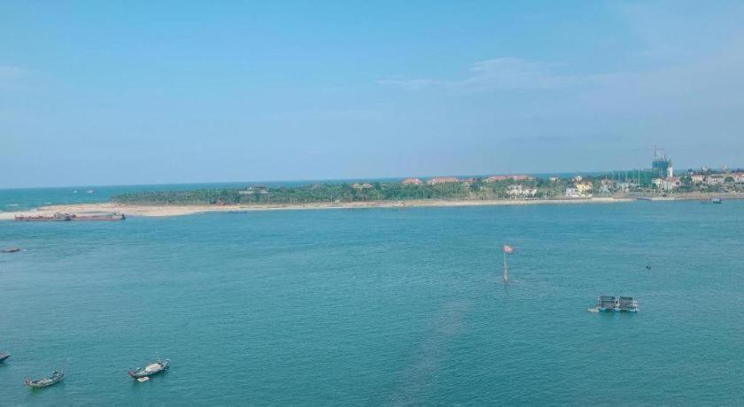 Luxe Hotel Ðồng Hới Buitenkant foto