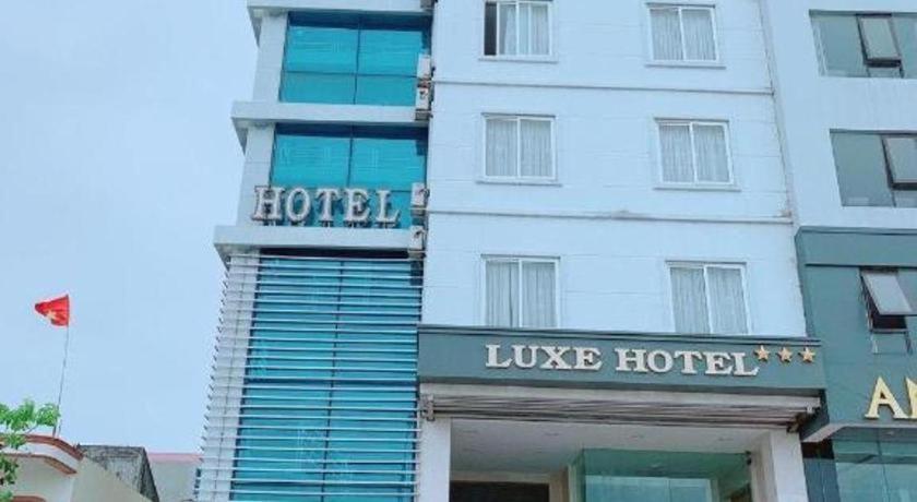 Luxe Hotel Ðồng Hới Buitenkant foto