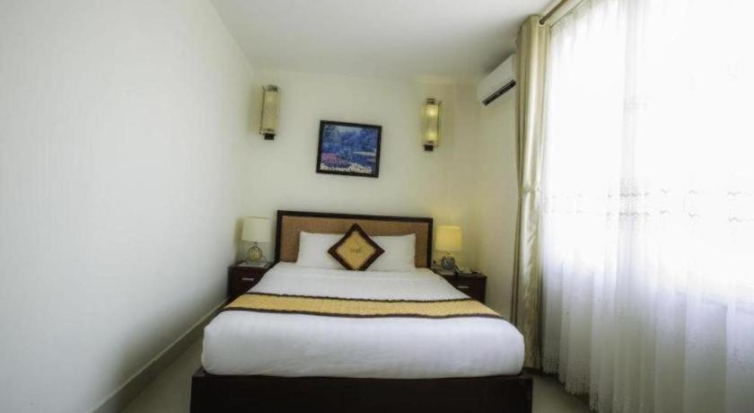 Luxe Hotel Ðồng Hới Buitenkant foto