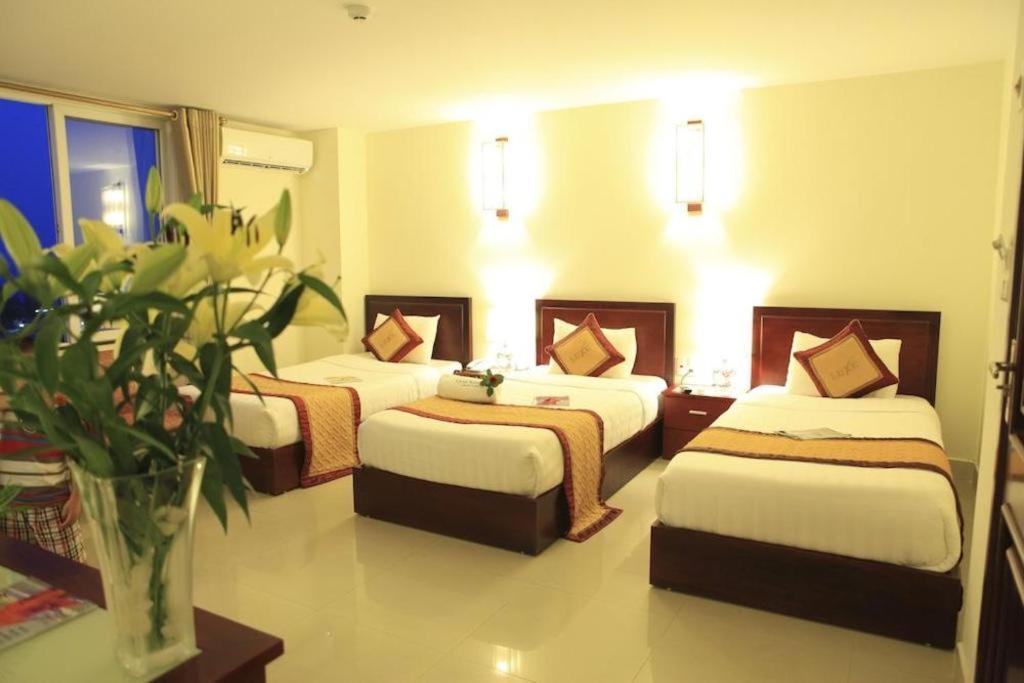 Luxe Hotel Ðồng Hới Buitenkant foto