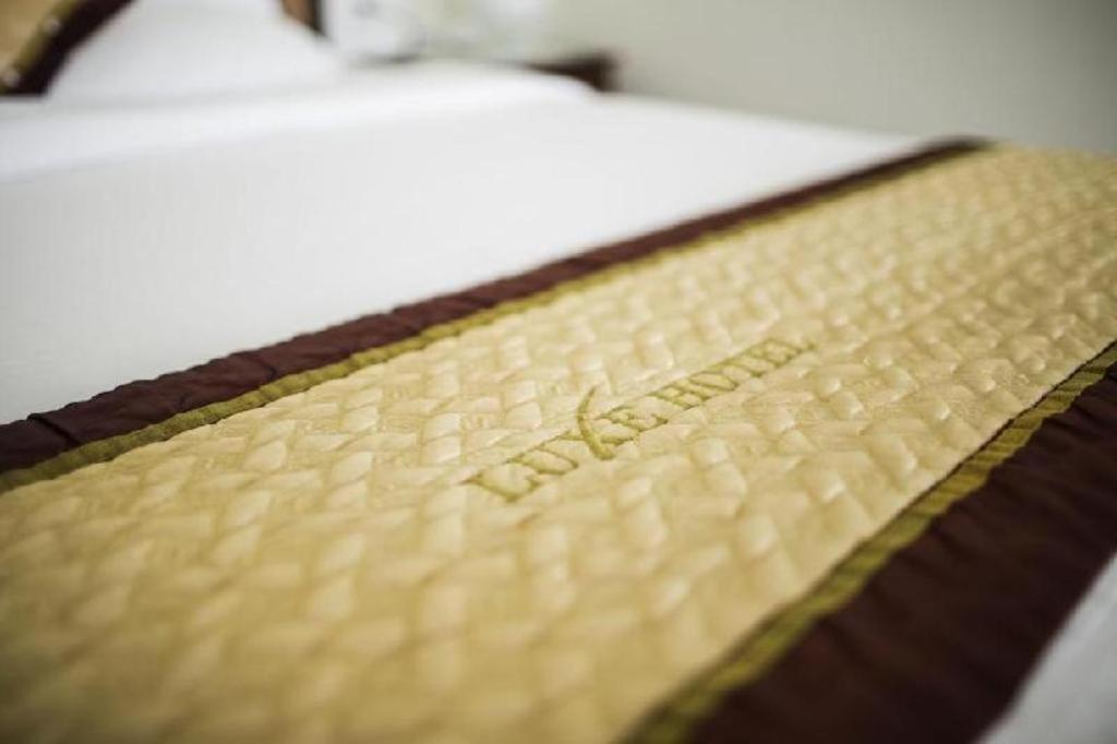 Luxe Hotel Ðồng Hới Buitenkant foto