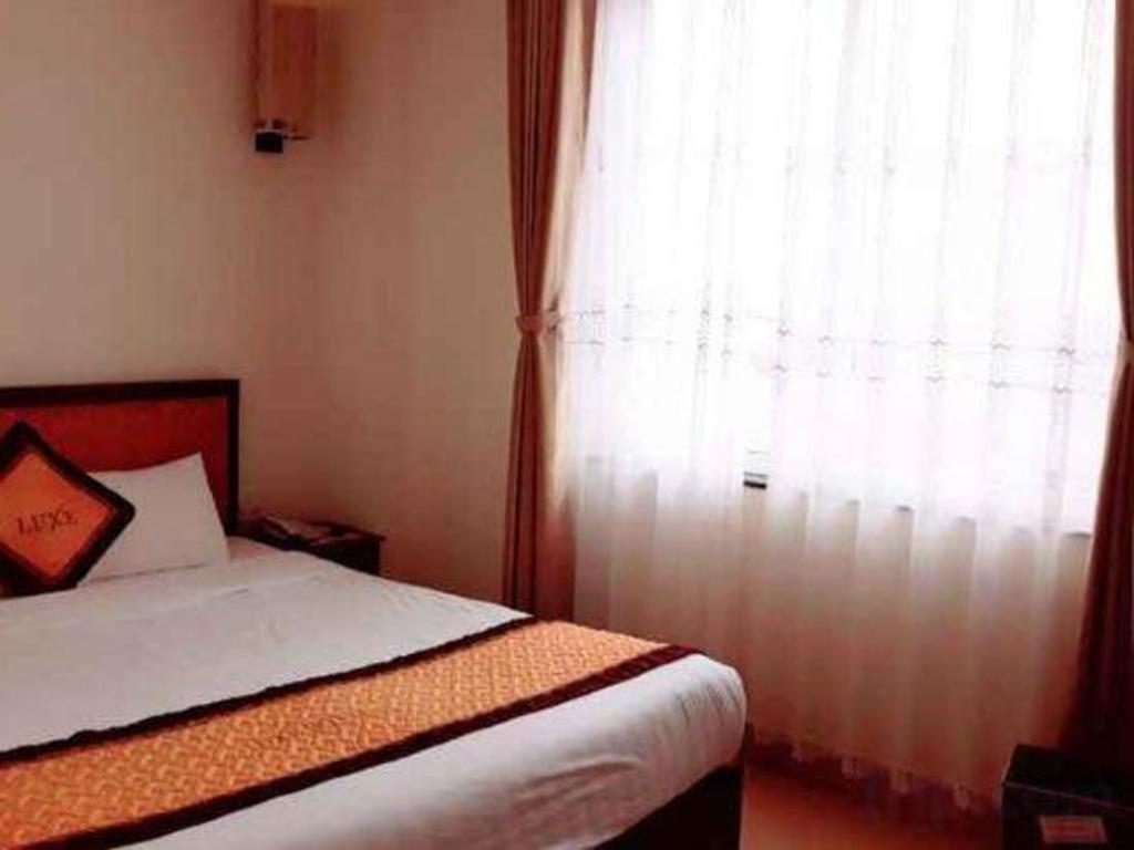 Luxe Hotel Ðồng Hới Buitenkant foto