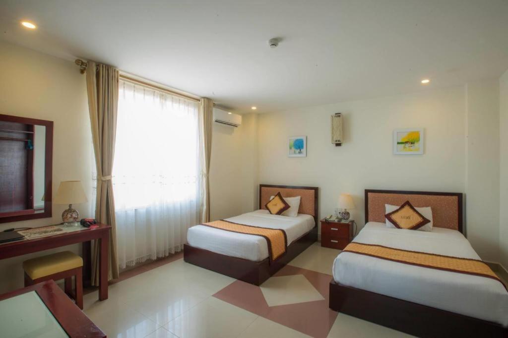 Luxe Hotel Ðồng Hới Buitenkant foto