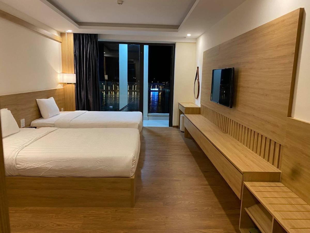 Luxe Hotel Ðồng Hới Buitenkant foto